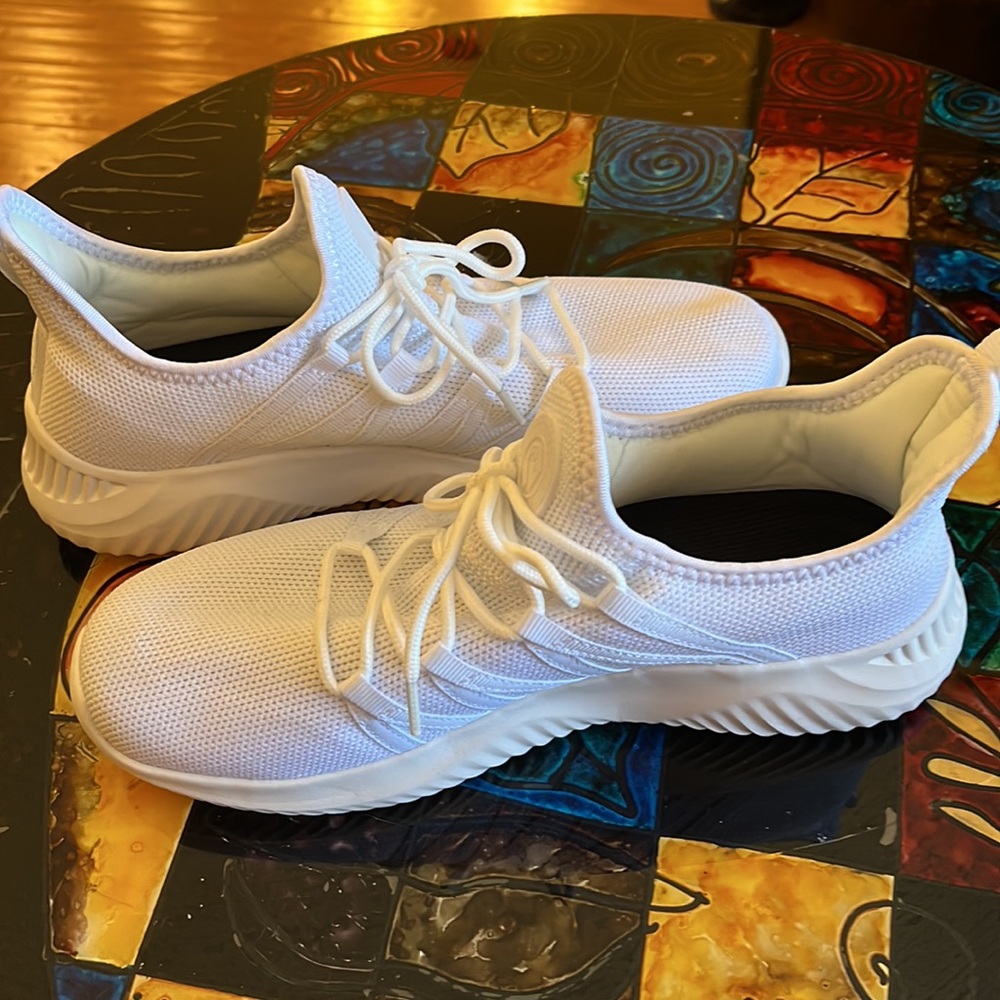 White Sneakers NWT